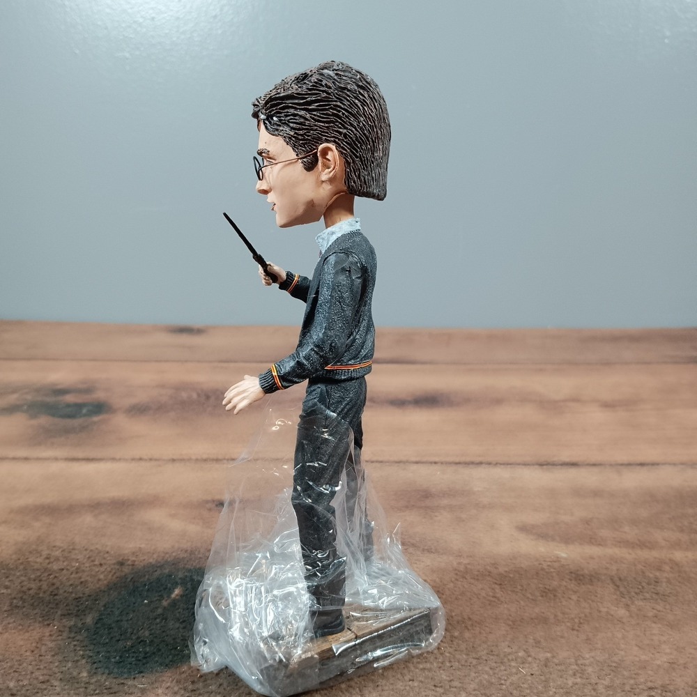 NECA Harry Potter Head Knocker Harry Potter Ron and Herminie Figure - Picture 9 of 16